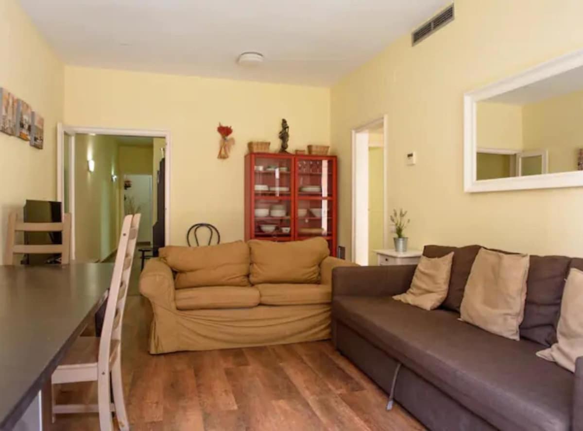 Ramblas Spacious & Design 4br Flat With Balcony 15m Ramblas Apartment Barcelona