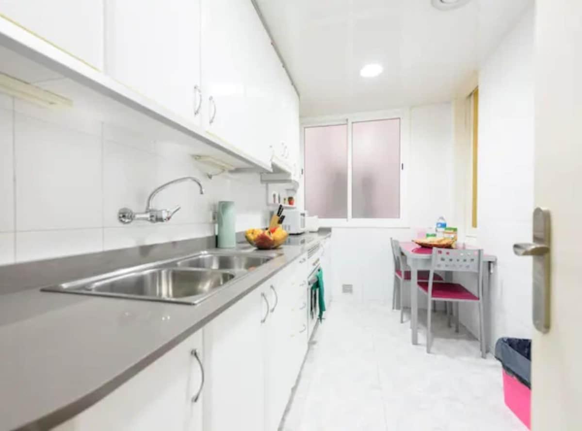 Ramblas Spacious & Design 4br Flat With Balcony 15m Ramblas * Barcelona