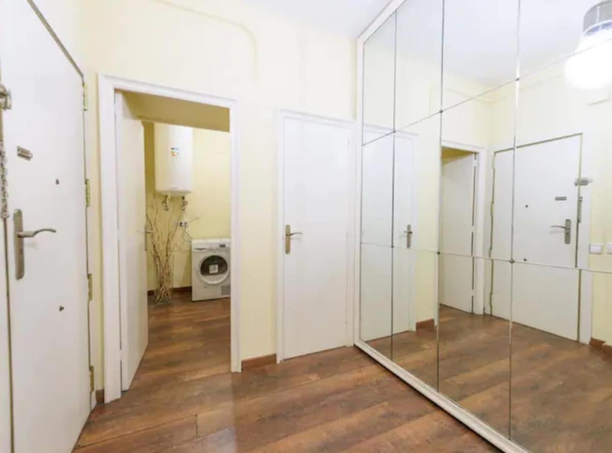 Apartment Ramblas Spacious & Design 4br Flat With Balcony 15m Ramblas *