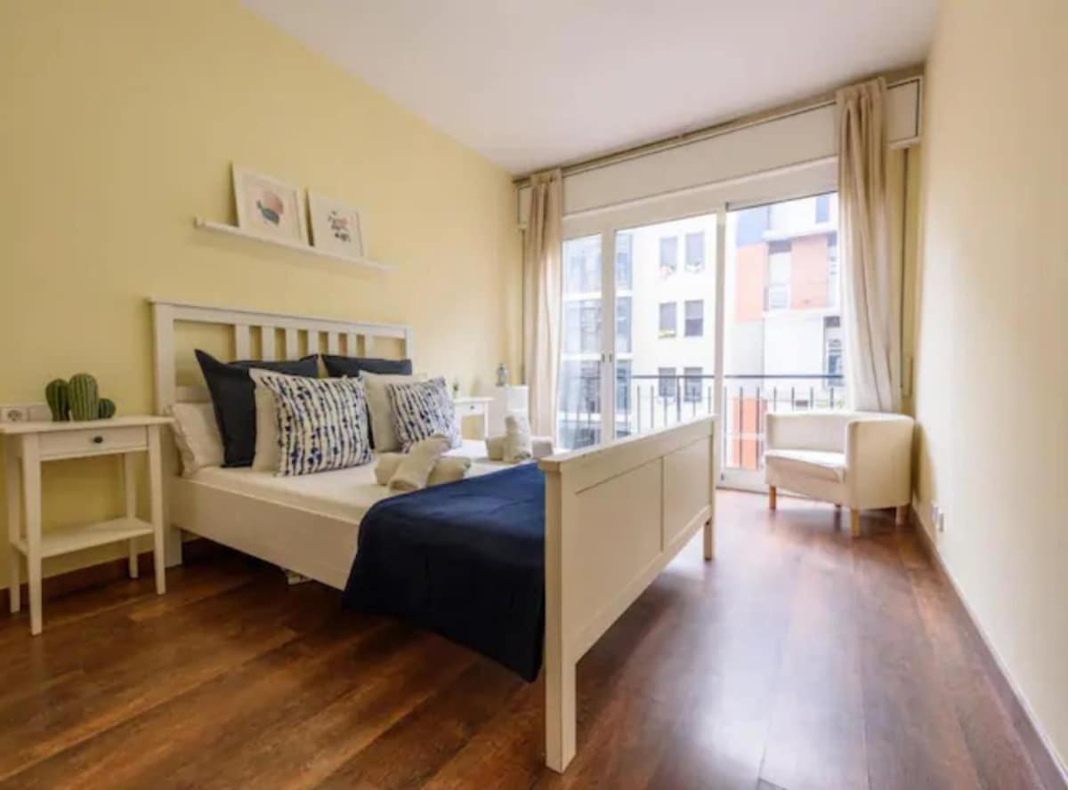 Ramblas Spacious & Design 4br Flat With Balcony 15m Ramblas Barcelona